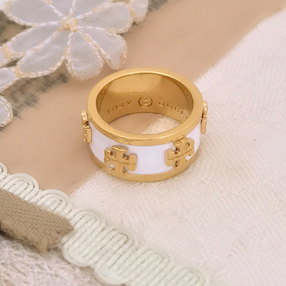 TORY BURCH • Enamel Raised Logo Band Ring - Picture 8 of 9